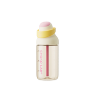 Gourde à paille Kada Cup blanche 550 ml de Chako Lab, posée sur fond uni.