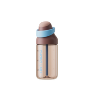 Gourde à paille Kada Cup brune 550 ml de Chako Lab, posée sur fond blanc.